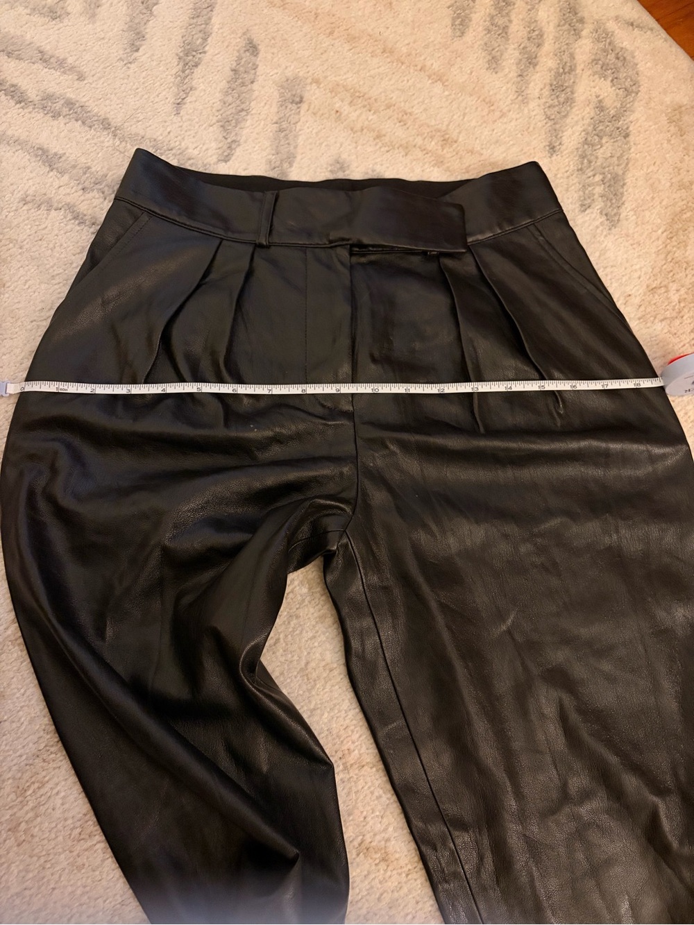 Alice and Olivia black straight leg vegan leather pants size 2 - Picture 10 of 10